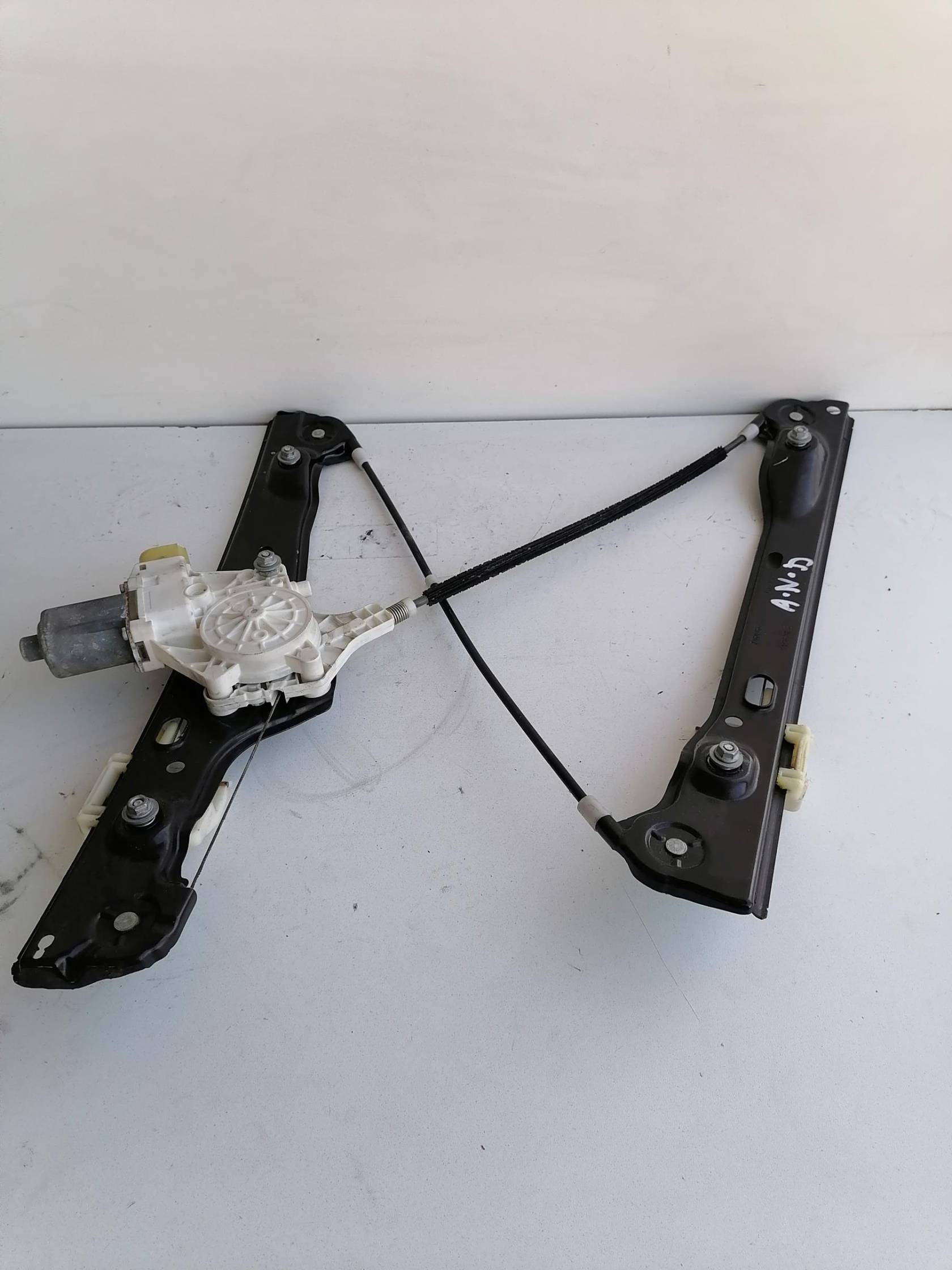 Alzacristallo elettr. porta ant. dx.